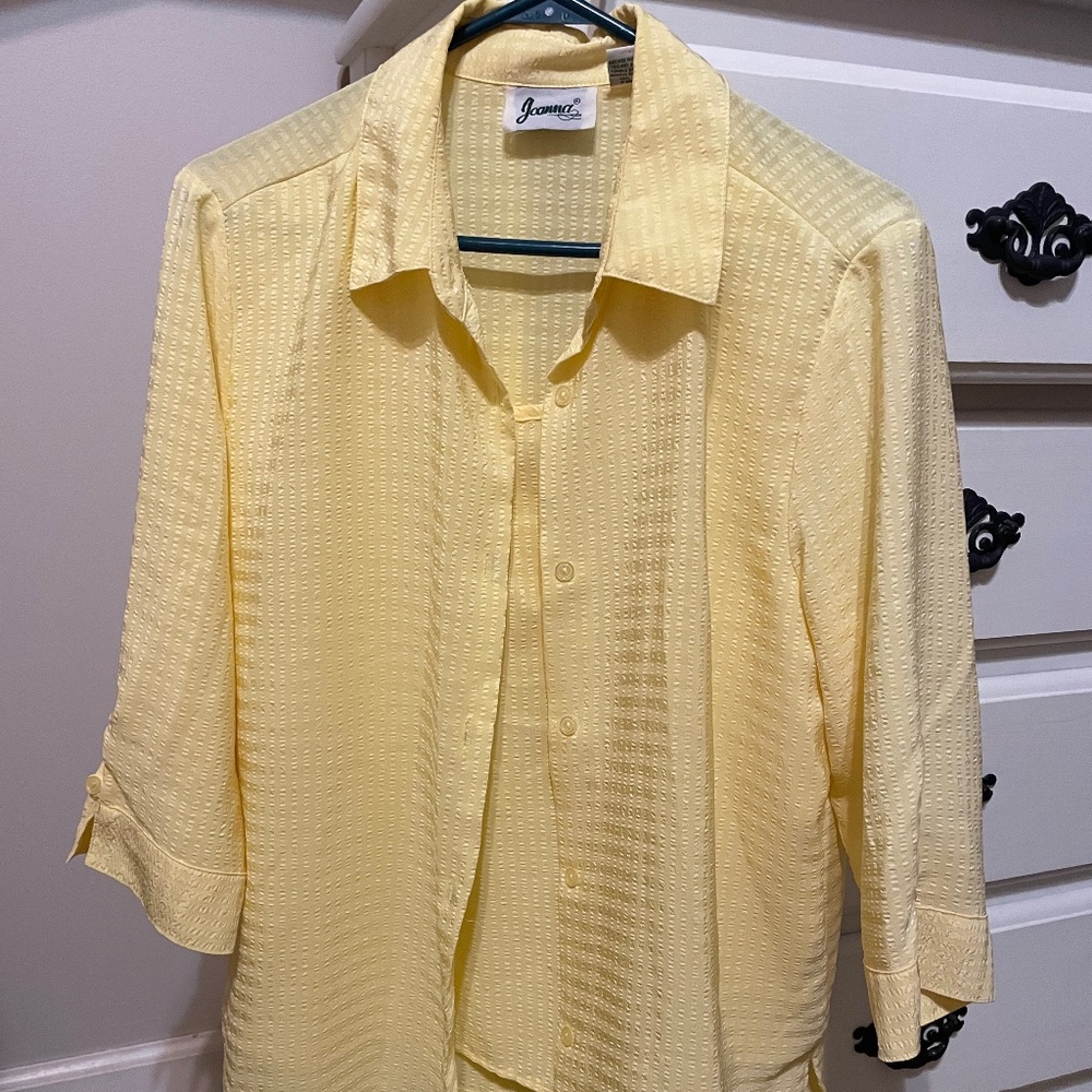 Women’s shirt